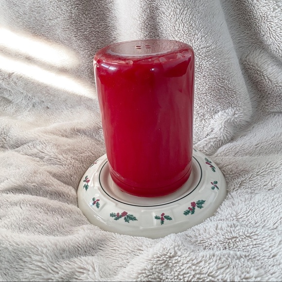 Longaberger Holiday Longaberger Holly Pillar Candle Holder And